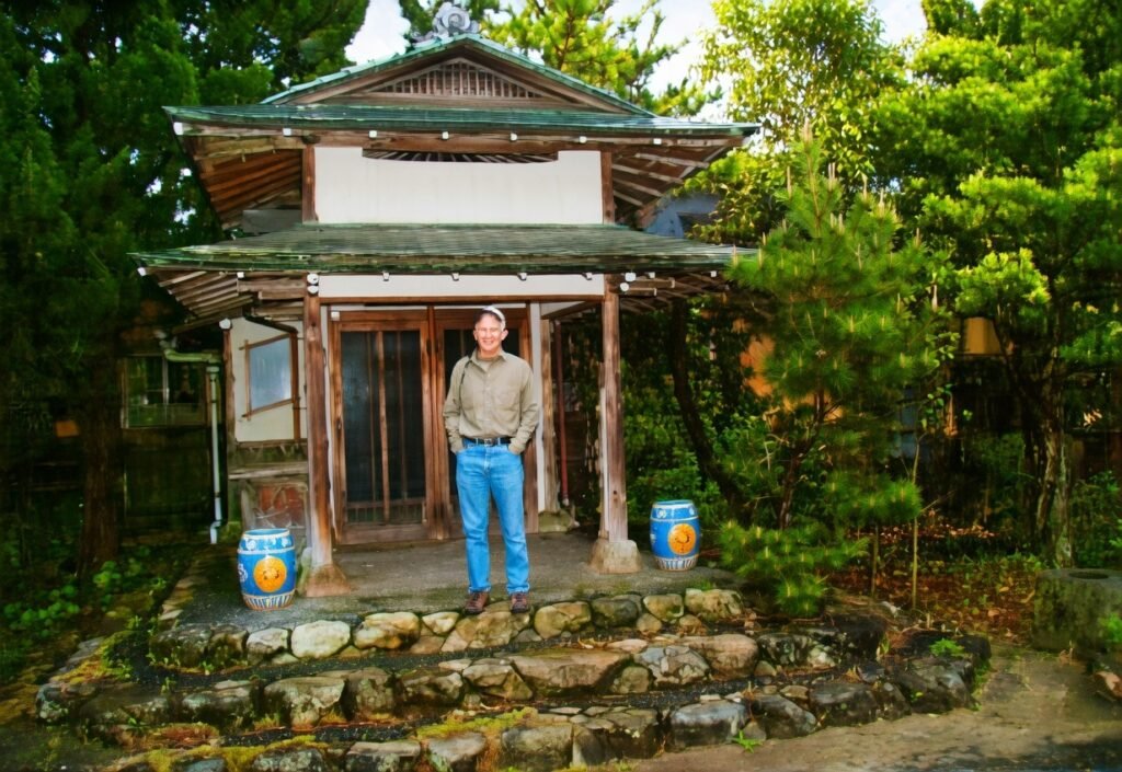 SPIELMAN_Bob_Suenaga6_GrokAI_rendition